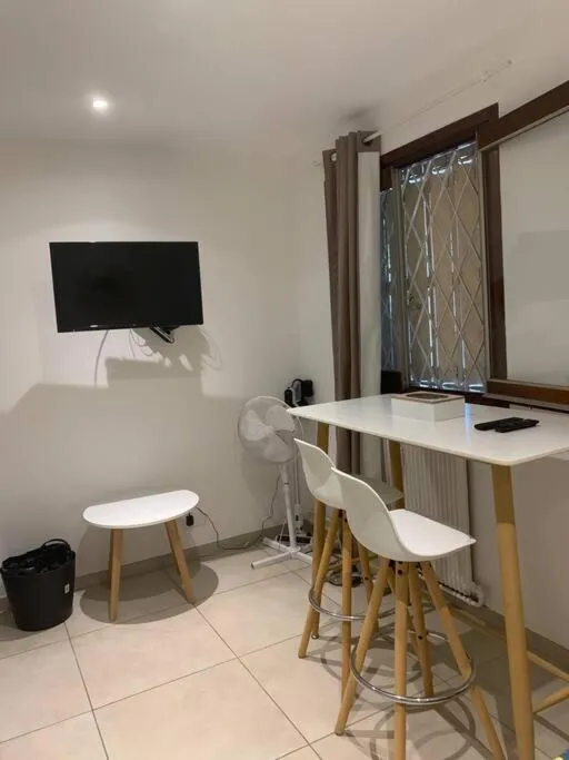 Image 4 of Superbe studio proche palais et plages à pieds