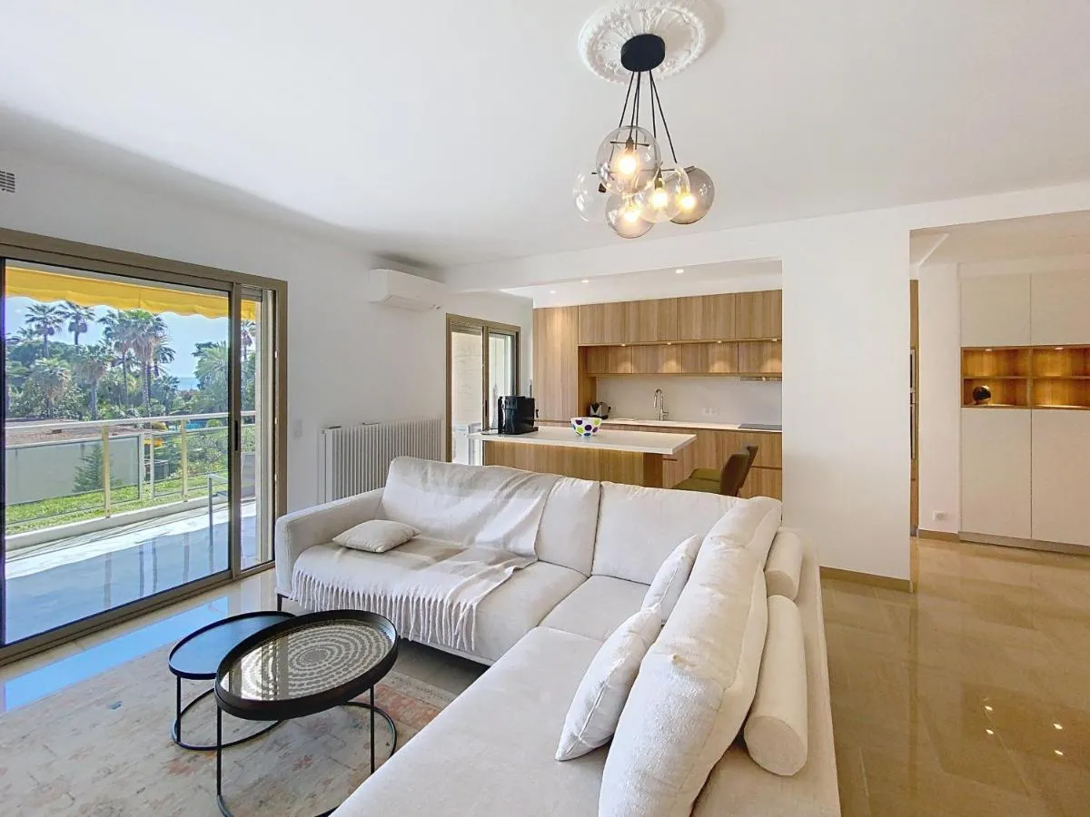 Image 2 of Superbes prestations terrasse piscine mer 350L