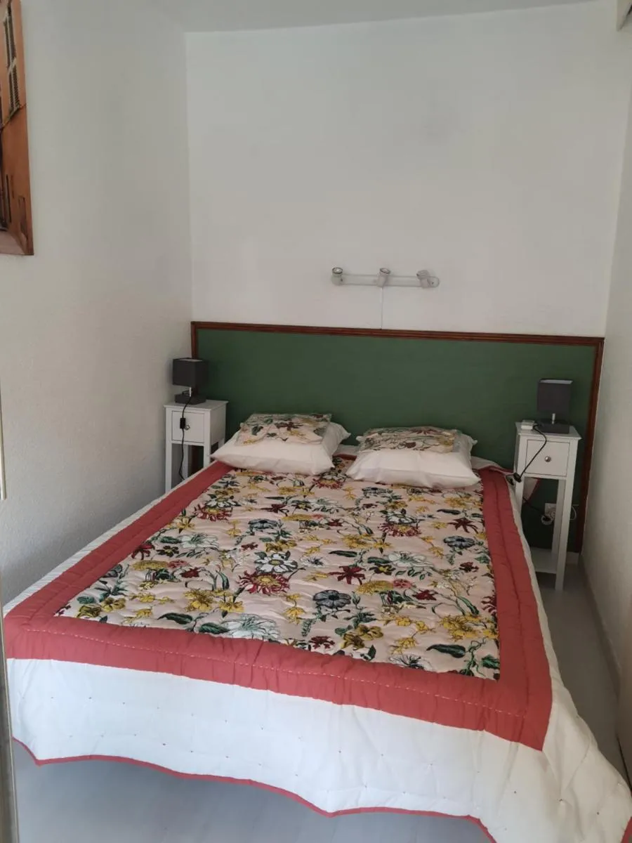 Image 1 of T2 Cannes center