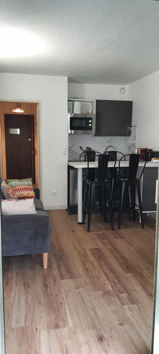 Image 2 of T2 Cannes center