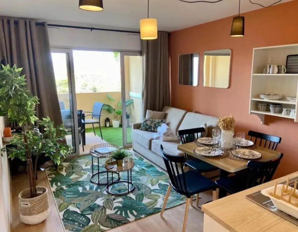 Image of T2 Vue Mer à Cannes