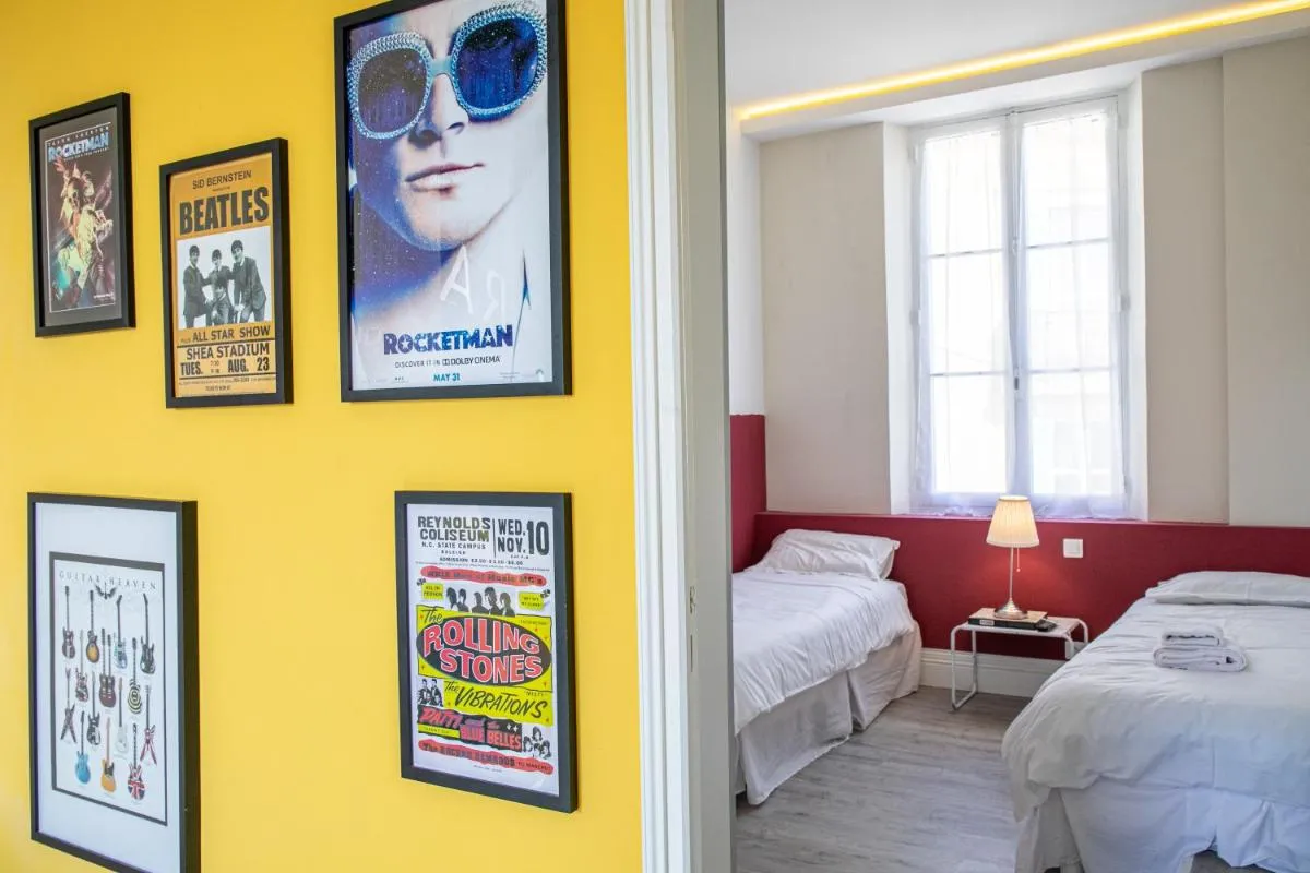 Image 6 of The Loft – Superb 2 bedrooms on top floor with terrace – 10min to Palais & Beach!