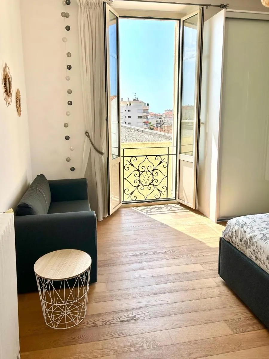 Image 4 of Top emplacement centre Cannes