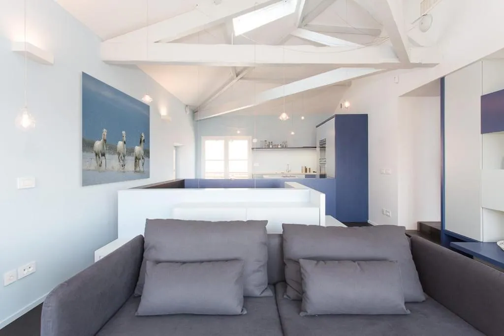 Image 3 of Top floor2 beds w/sea wiew