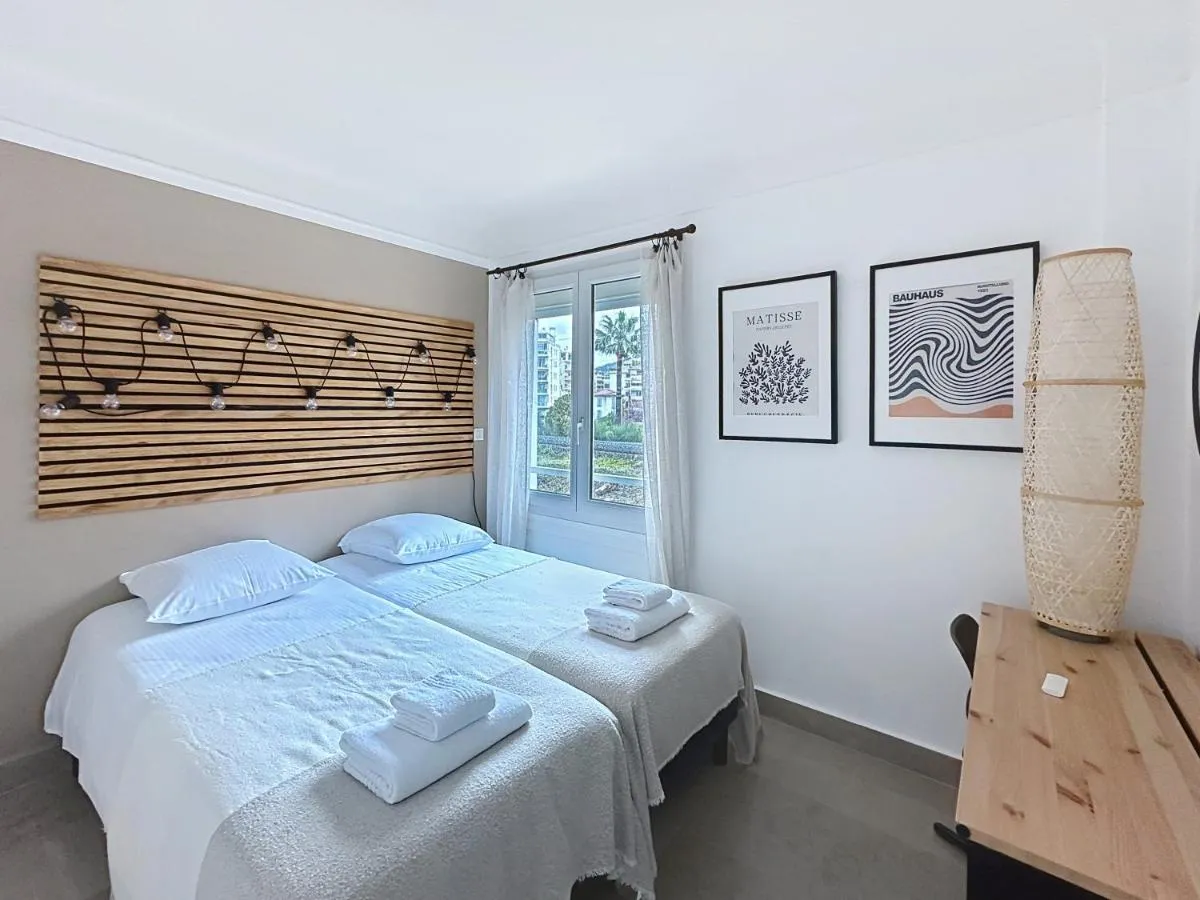Image 5 of Two en-suite bedroom apartment on La Croisette – Sea view