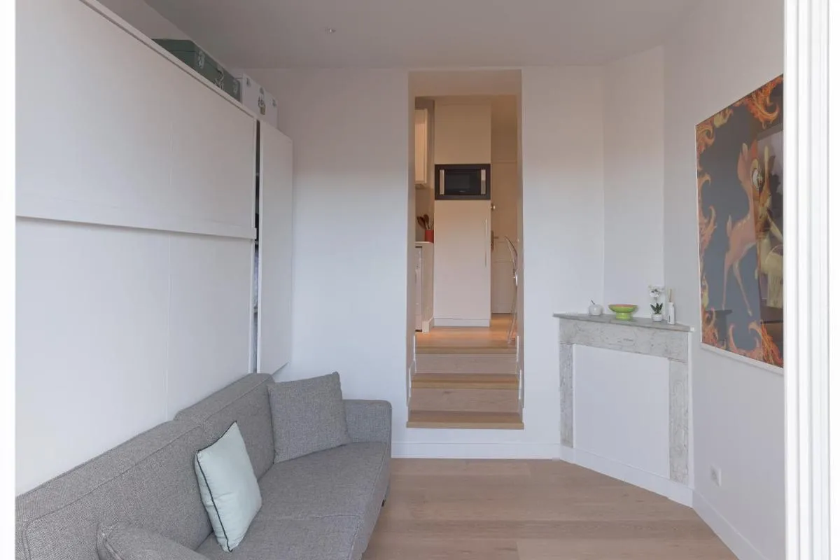 Image 4 of Un Écrin au Suquet – Studio, clim, balcon, plage, Palais des Festivals