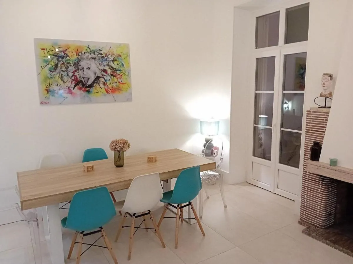 Image 1 of Un rez de jardin en plein centre