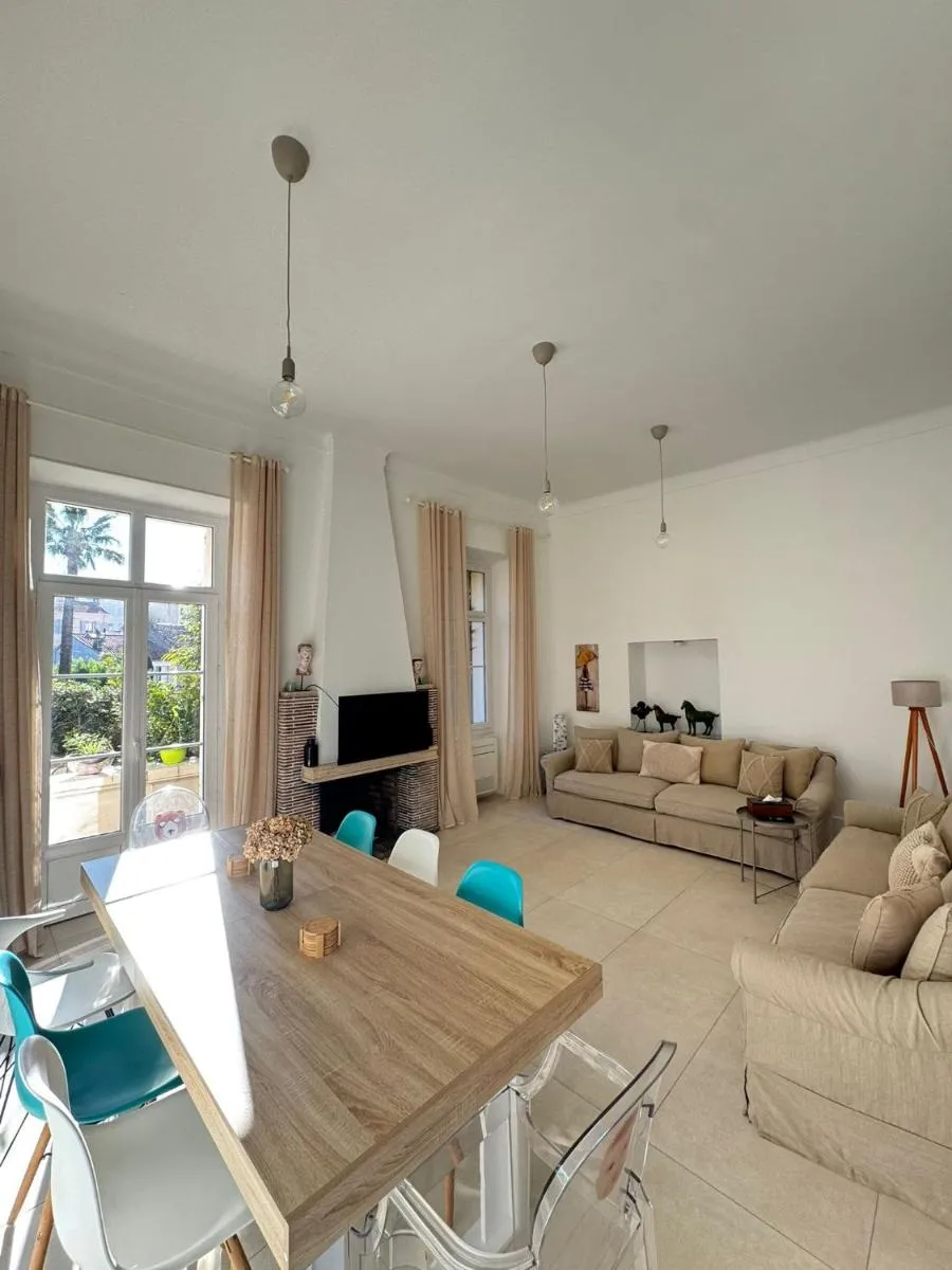 Image 6 of Un rez de jardin en plein centre