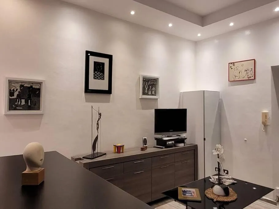 Image 1 of Villa Gustave, studio confort avec balcon Centre Cannes