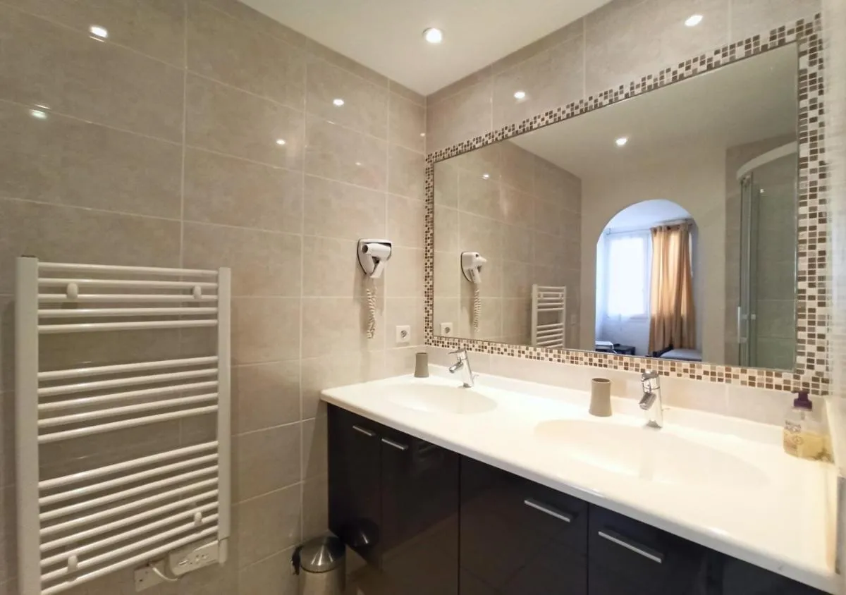 Image 2 of Viva Riviera 2 Bedrooms 2 Bathrooms Rue Florian