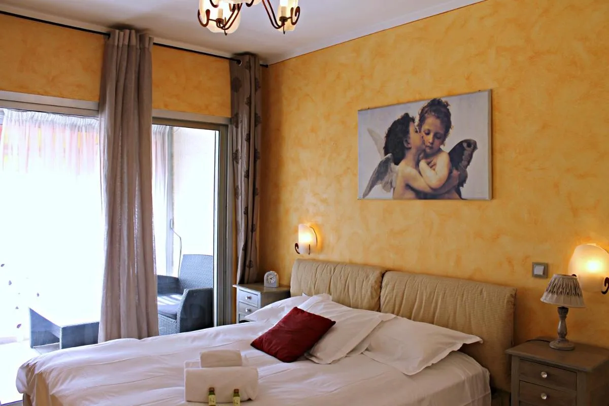 Image 1 of Viva Riviera Rue Victor Cousin