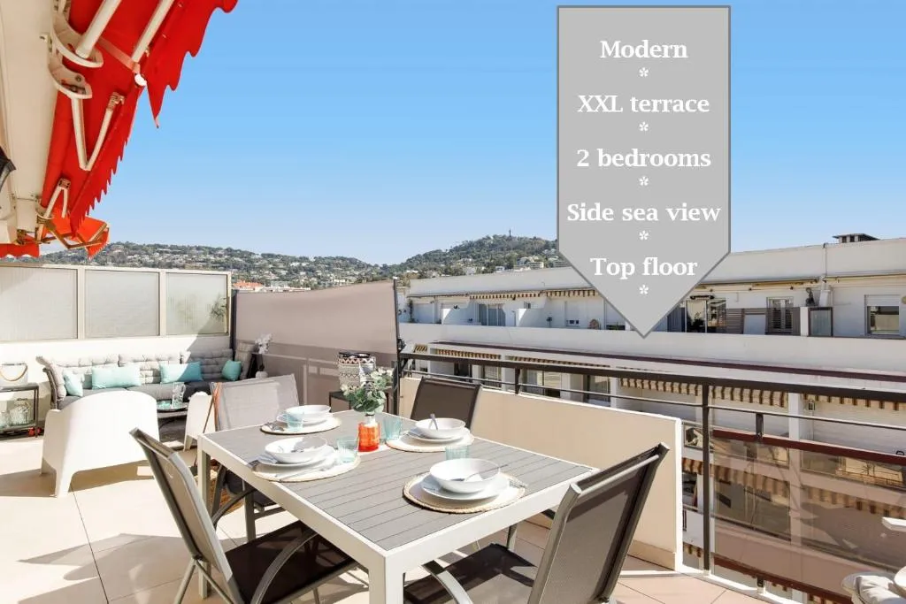 Image of XXL 2 beds with XXL terrace next to Martinez Hotel