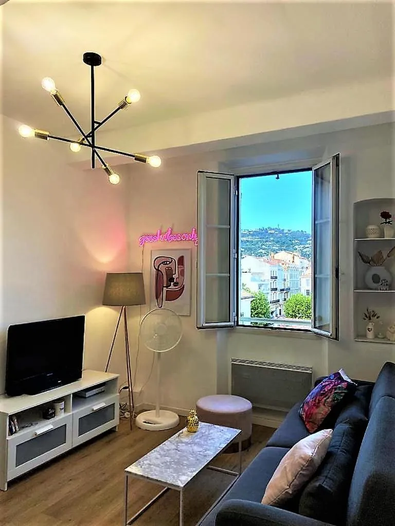 Image 4 of “ BonJour” Au cœur et au calme