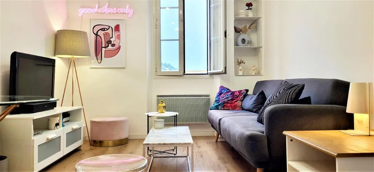 Image 2 of “ BonJour” Au cœur et au calme