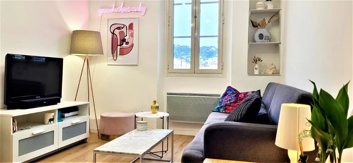 Image 5 of “ BonJour” Au cœur et au calme