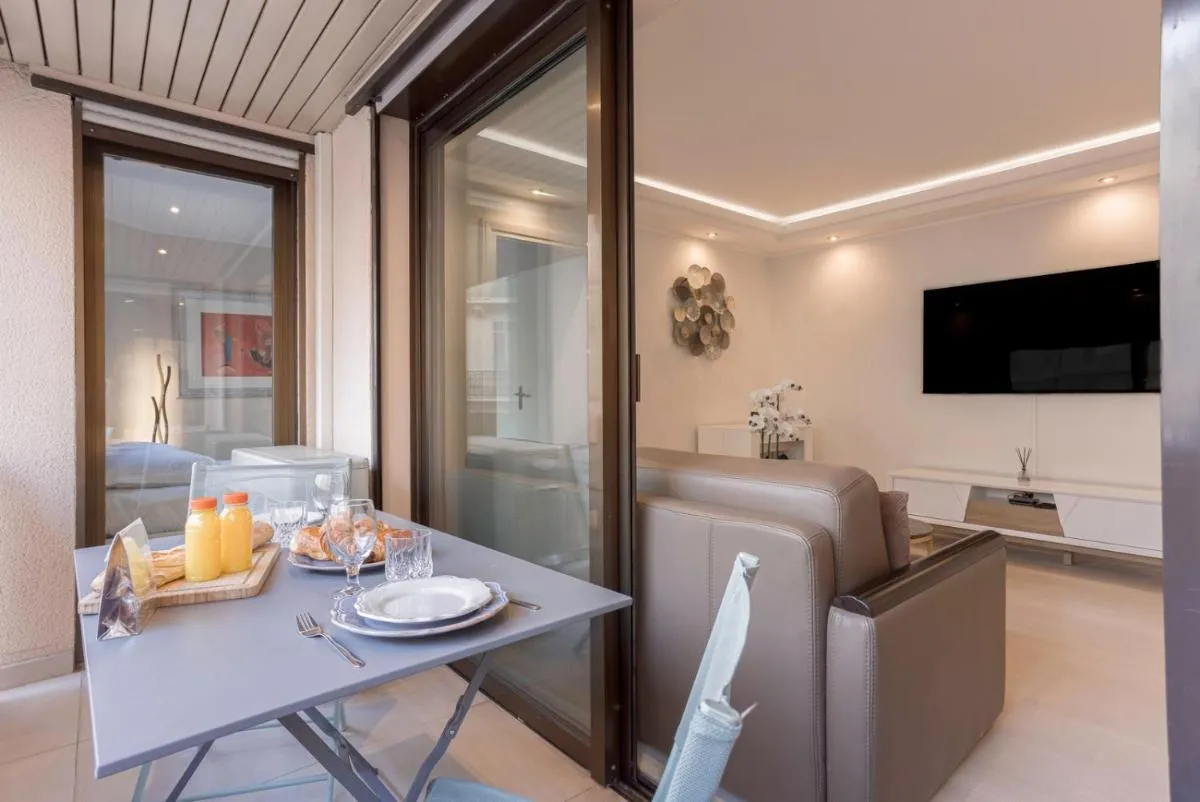 Image 4 of ” Eden Palace ” CityCenter – Terrasse – Clim – Wifi