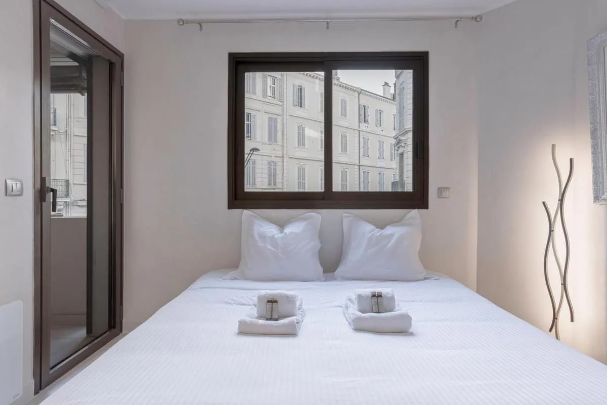 Image 1 of ” Eden Palace ” CityCenter – Terrasse – Clim – Wifi