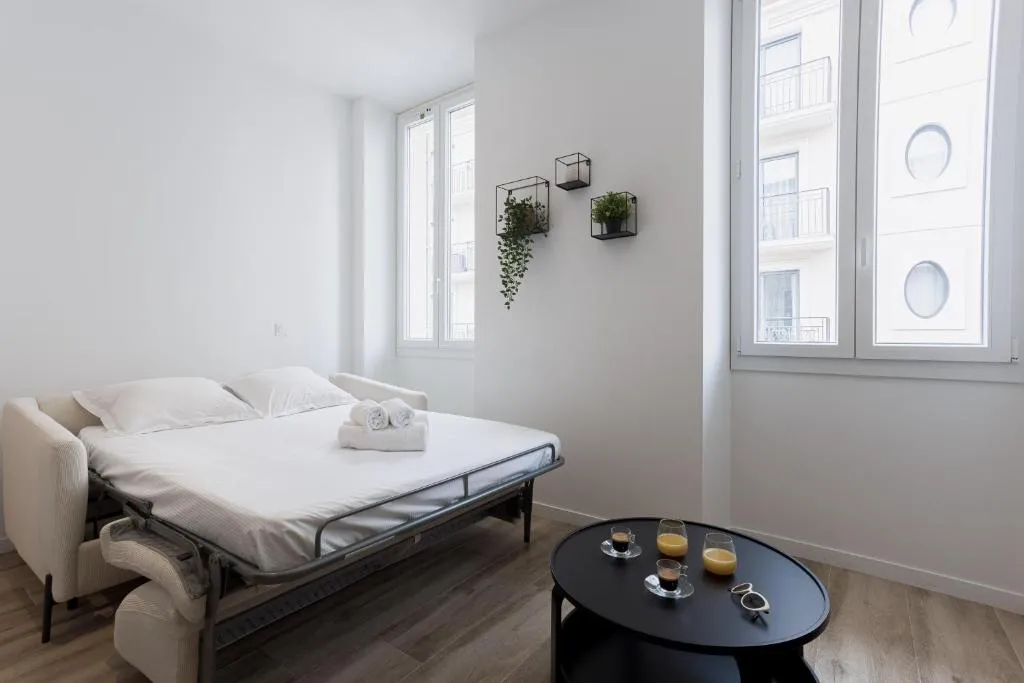 Image of ” L’atelier D’André ” Center Of Cannes – CONGRES – Plage – Clim