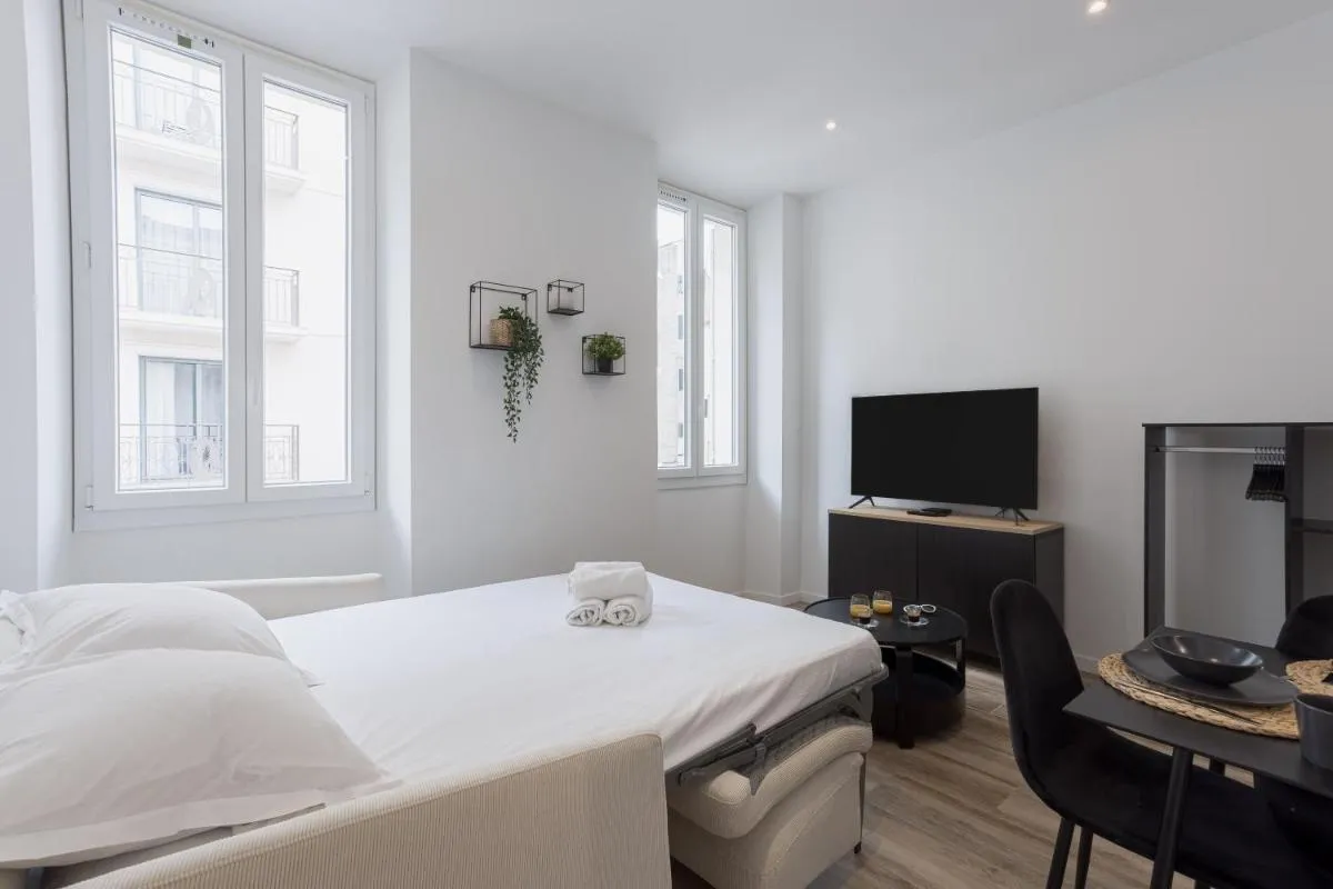 Image 4 of ” L’atelier D’André ” Center Of Cannes – CONGRES – Plage – Clim