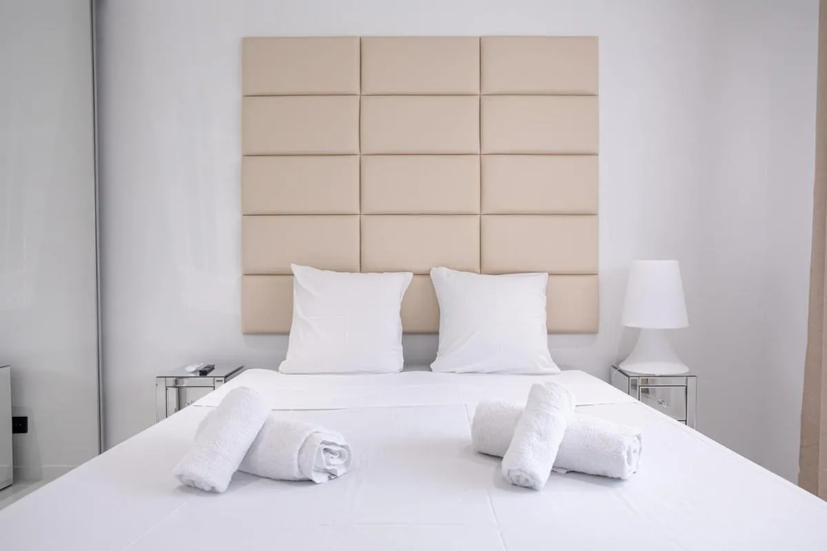 Image 6 of ” Modern Maubourg ” Élégance et Prestige à Cannes