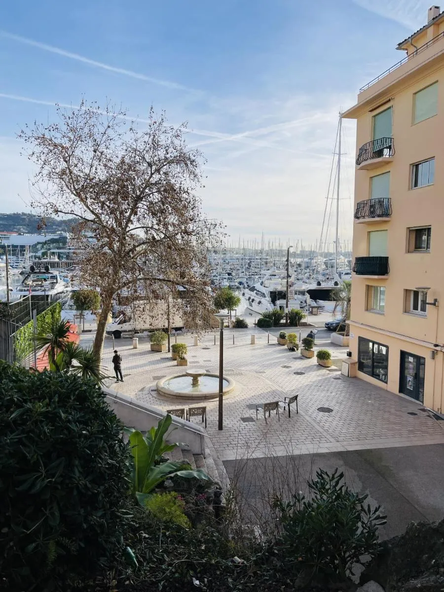 Image 6 of appartement duplex a deux pas du port