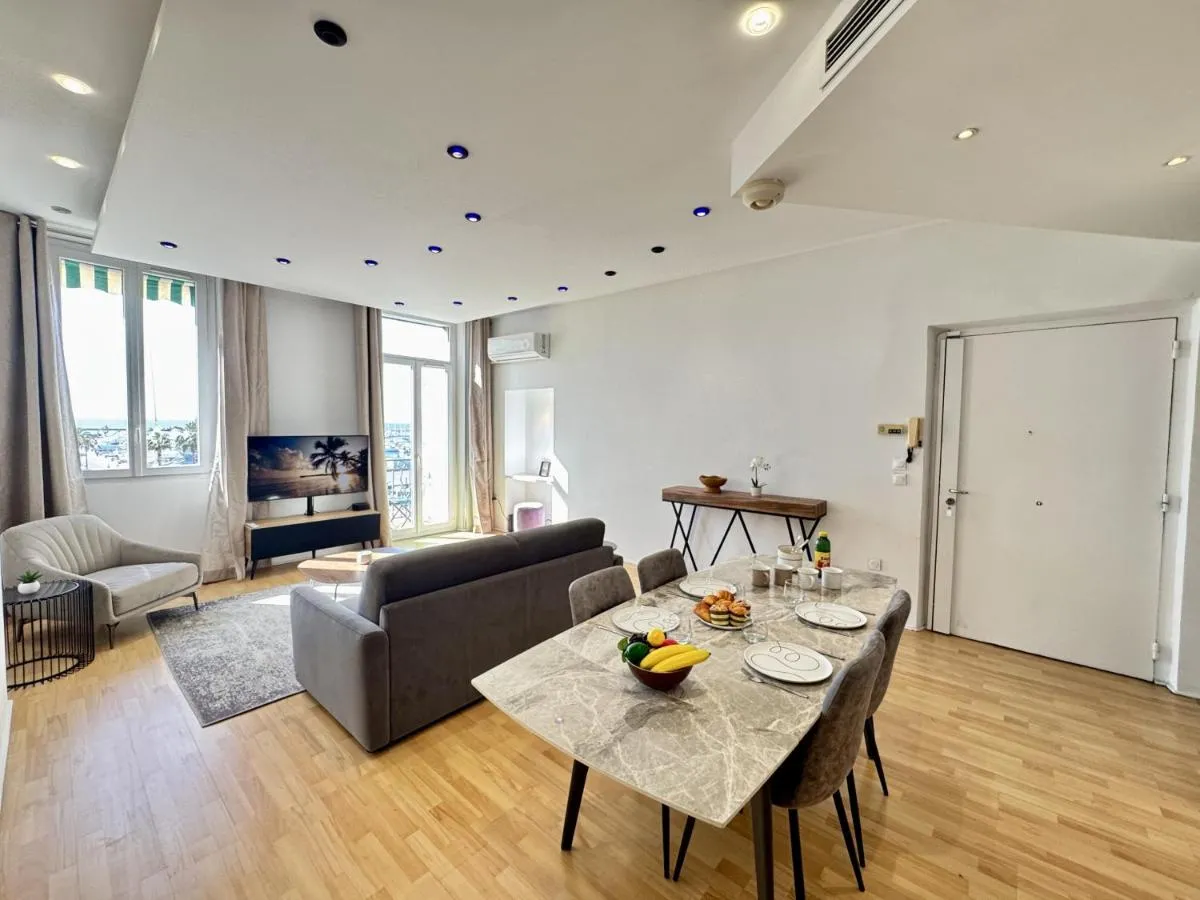 Image 4 of charmante suite vue mer villa Carmela