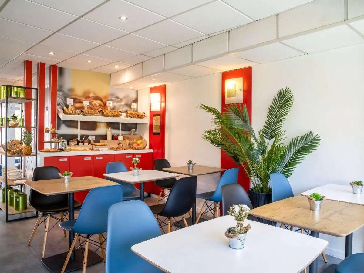 Image 5 of ibis Cannes Plage La Bocca