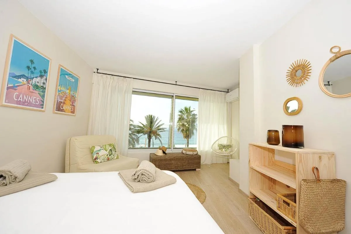 Image 1 of le panoramer