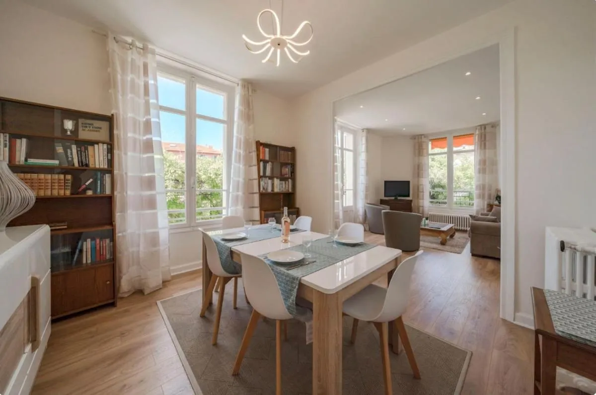 Image 4 of les néfliers