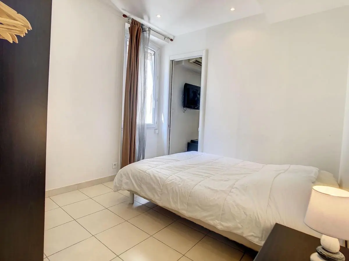 Image 5 of 1 Bedroom Notre Dame 2 mins from the Croisette and the Palais 225