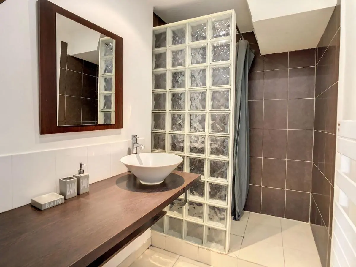 Image 6 of 1 Bedroom Notre Dame 2 mins from the Croisette and the Palais 225