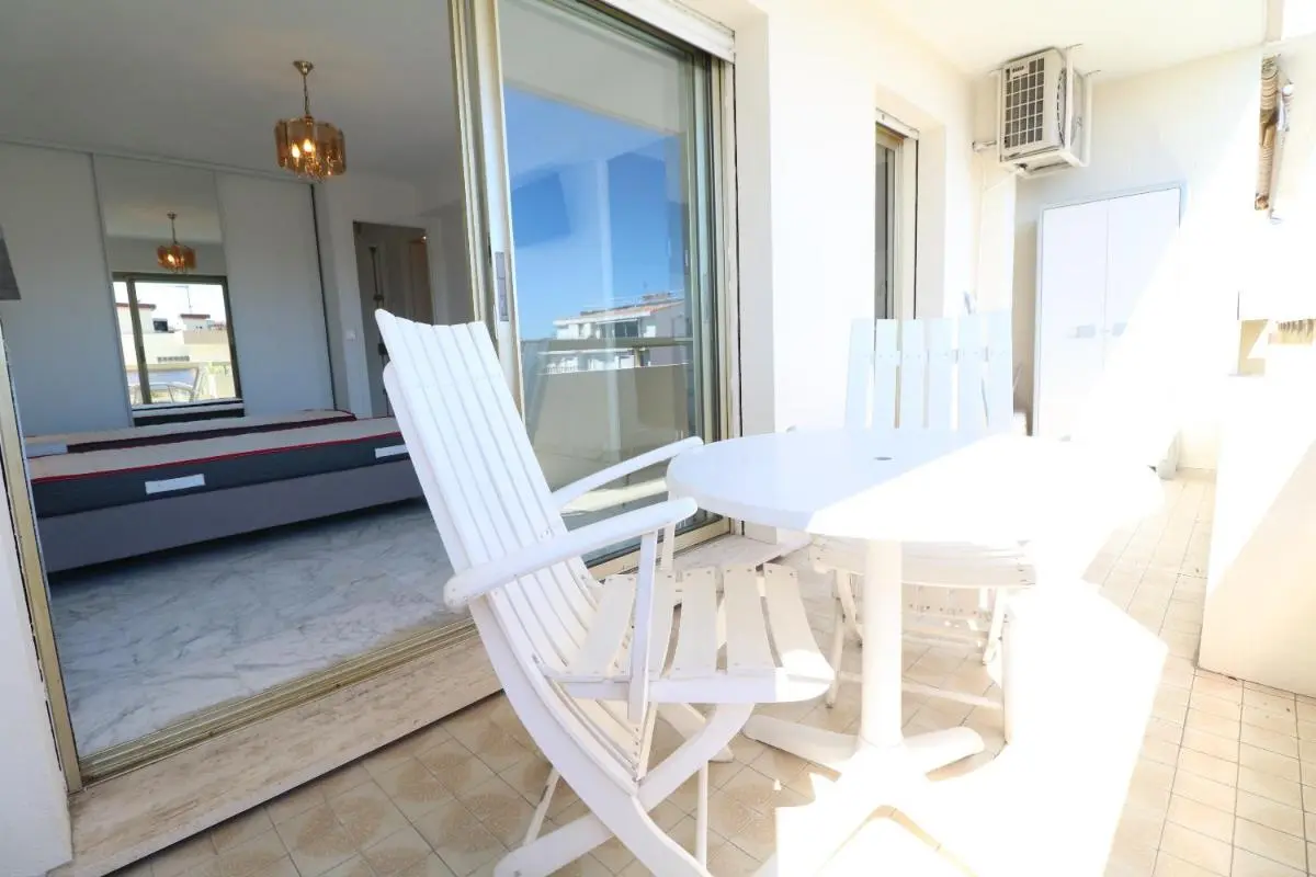 Image 3 of 2 bedroom & studio Palais Royal 2 mins from Croisette and Carlton