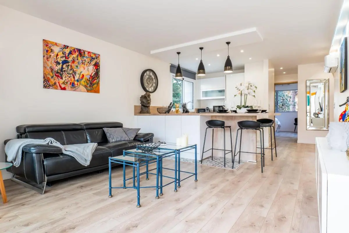 Image 1 of 2-room apartment with terrace close to the center