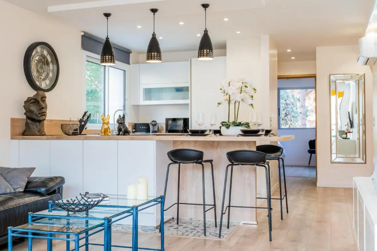 Image 4 of 2-room apartment with terrace close to the center