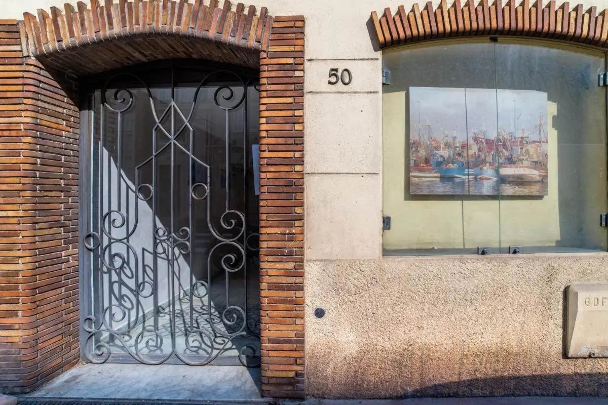 Image 2 of 3 pièces- Vieux port- Terrasse – Parking Possible