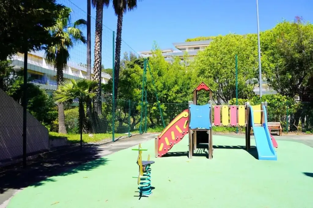 Image 5 of 4 people with Pool Tennis Parking air cond
