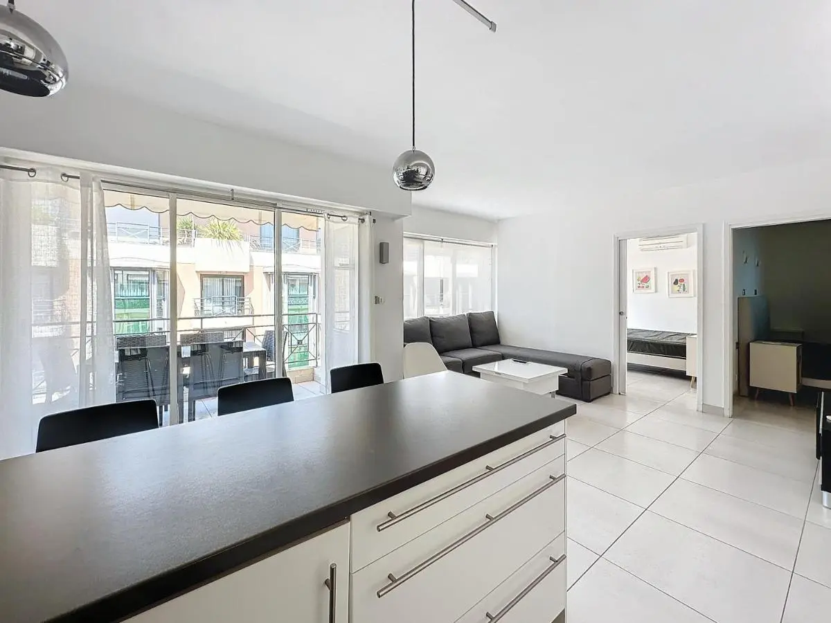 Image 4 of 57m2 – 2 chambres, terrasse, Croisette-Martinez