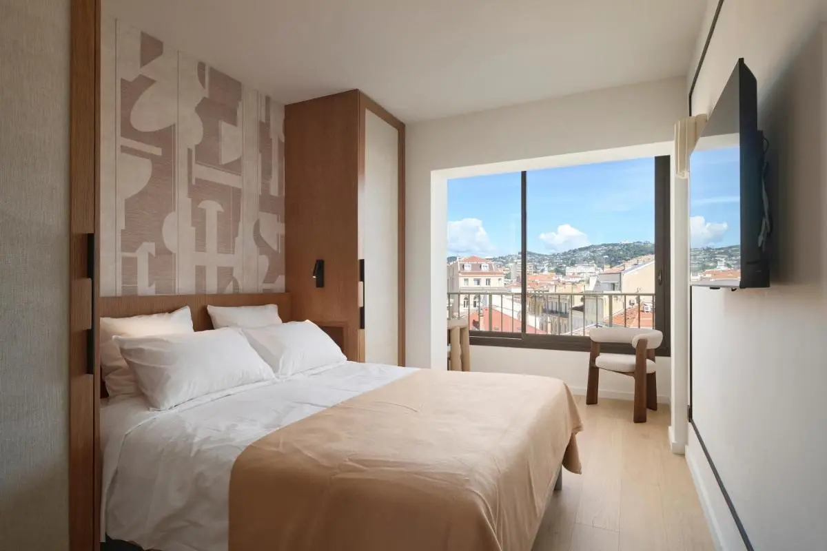 Image 6 of 6 Croisette Beaches Sea View and Palais des Festivals