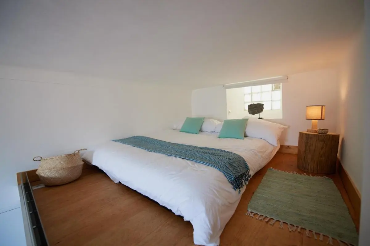 Image 1 of 6 Rue Coste Corail