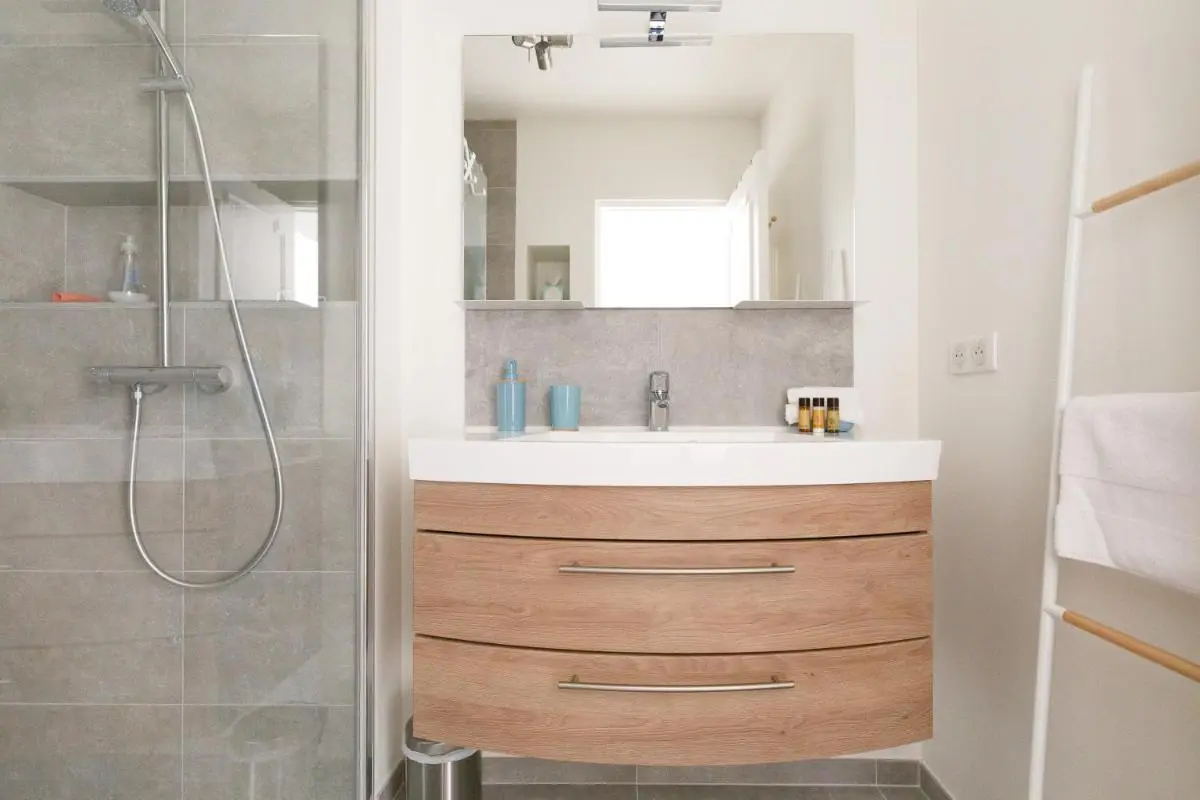 Image 2 of All Blue YourHostHelper