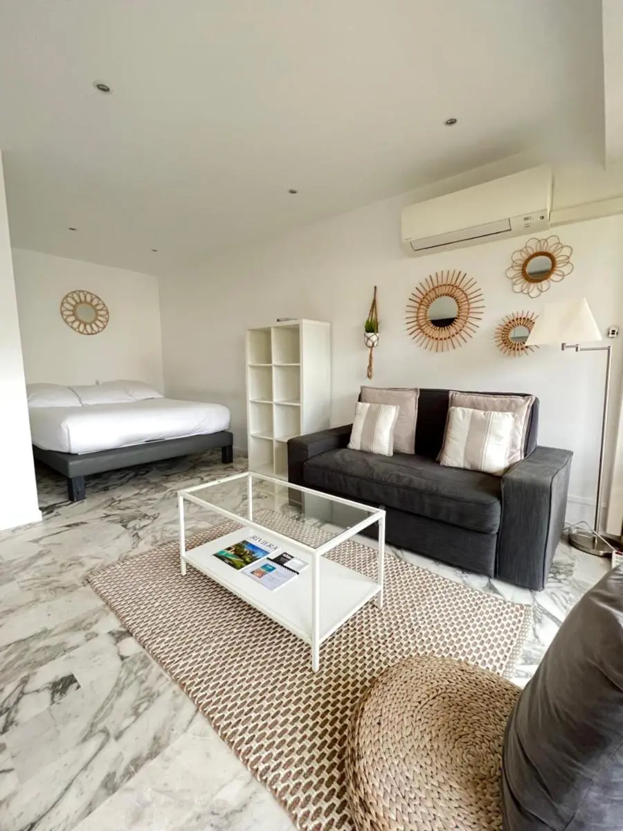 Image 1 of Amazing Studio Cannes Center