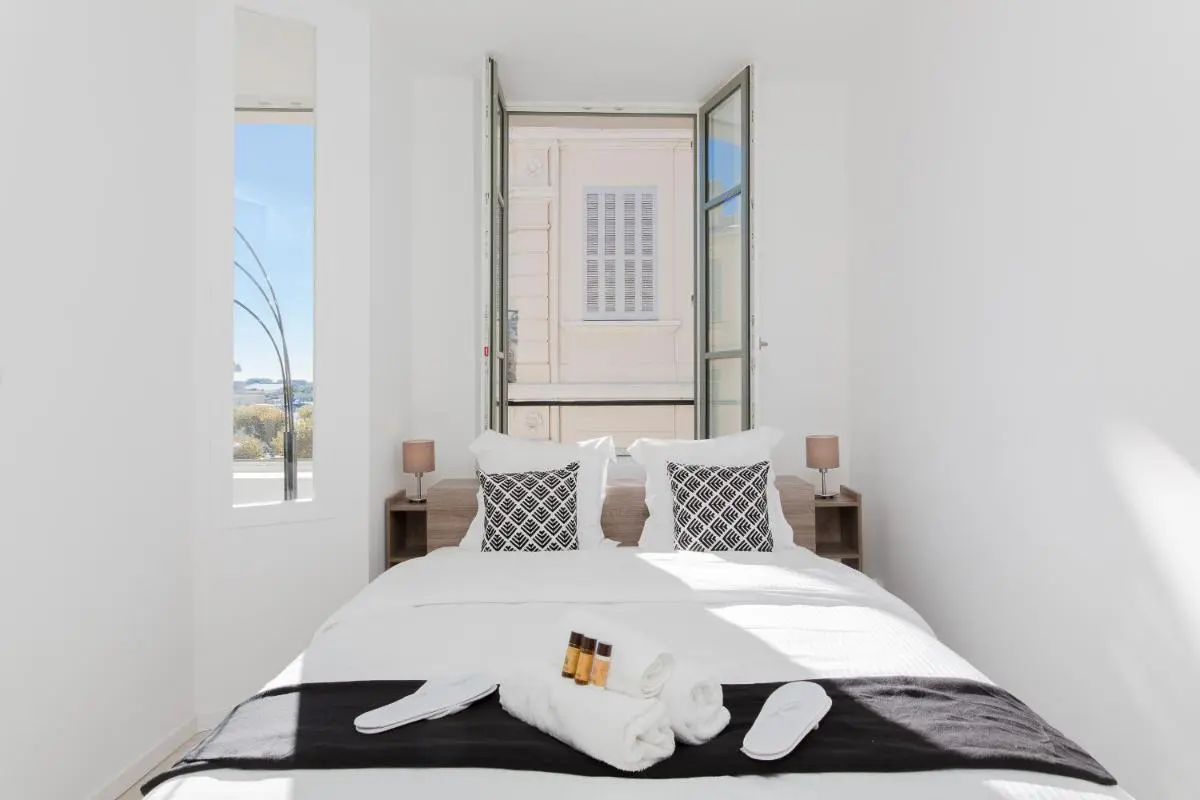 Image 1 of Anzur YourHostHelper