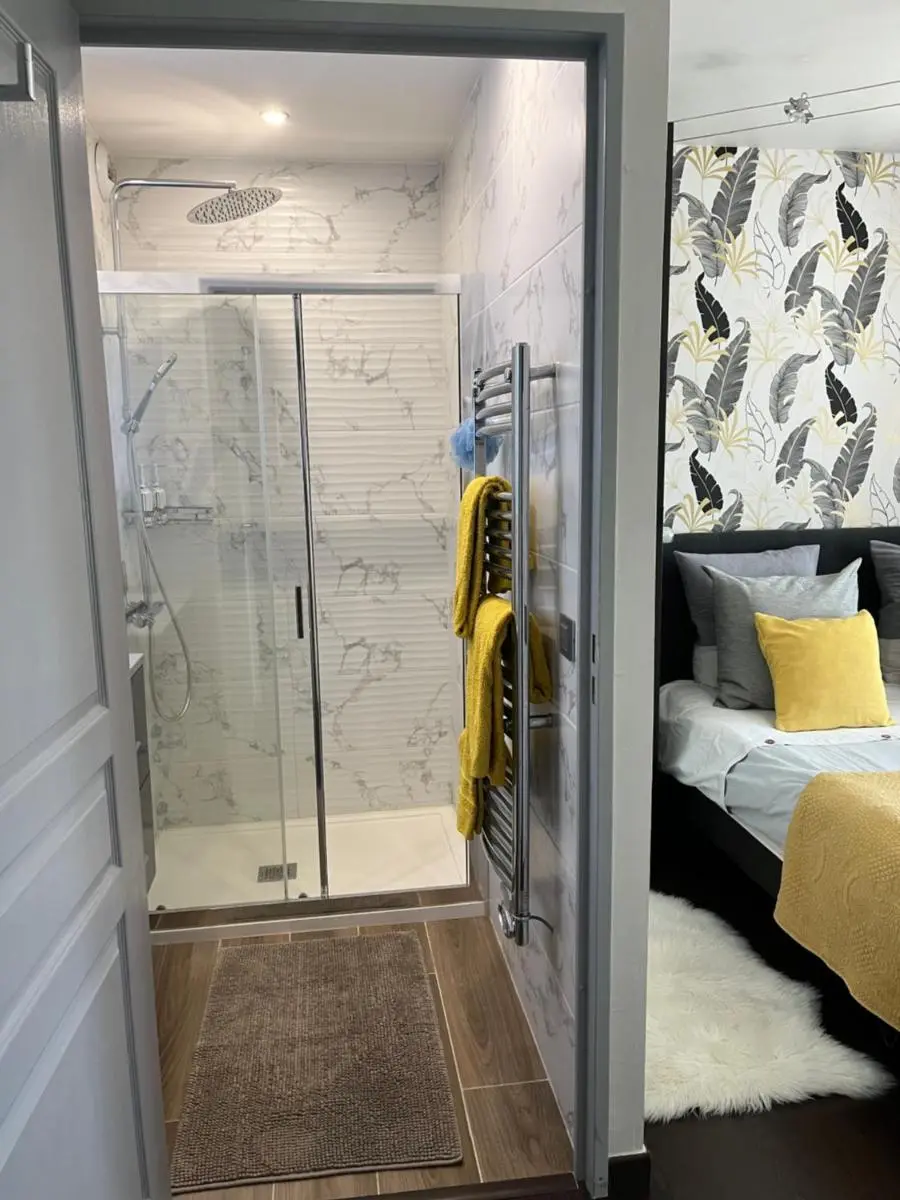 Image 2 of Apartment in park with pool