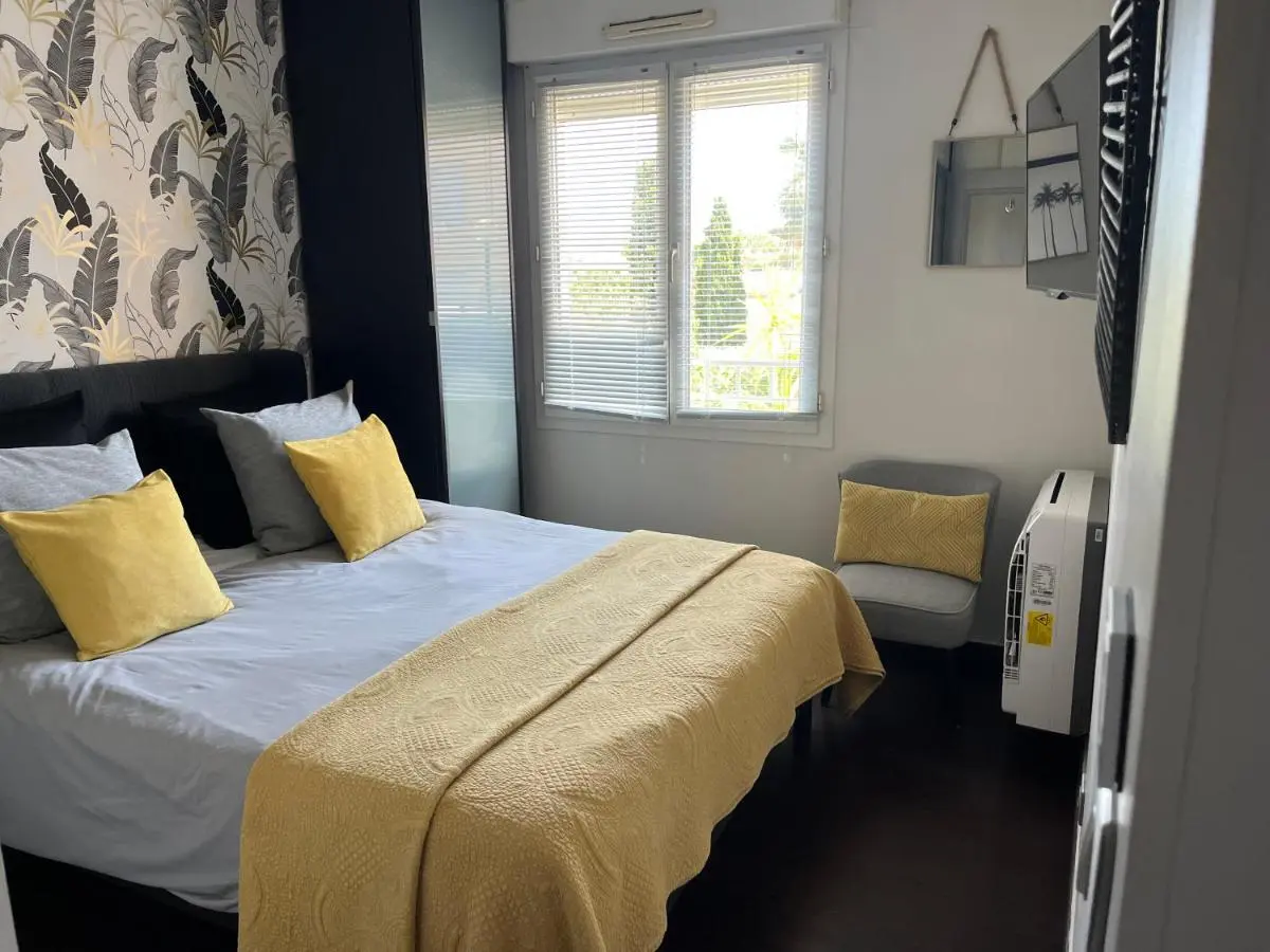 Image 1 of Apartment in park with pool