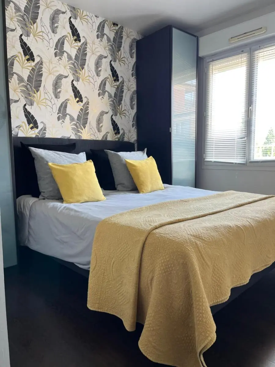 Image 6 of Apartment in park with pool