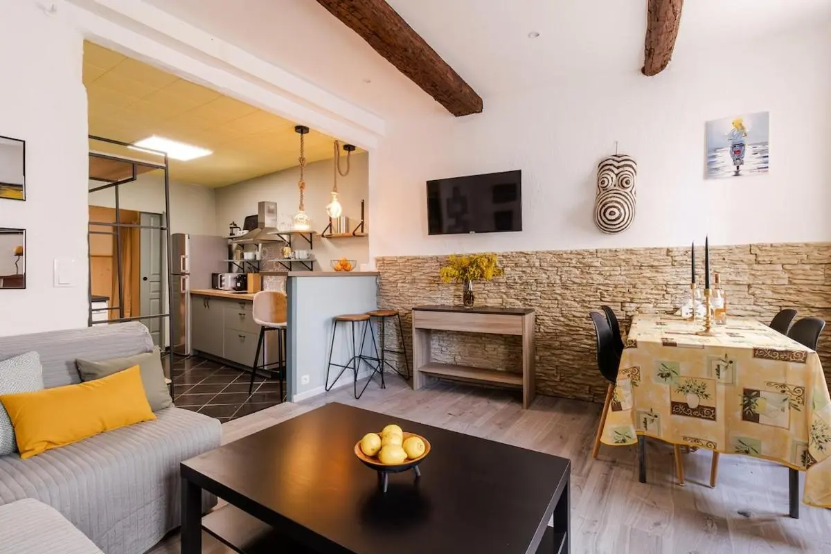 Image 2 of Apparemment charmant au cœur du Suquet