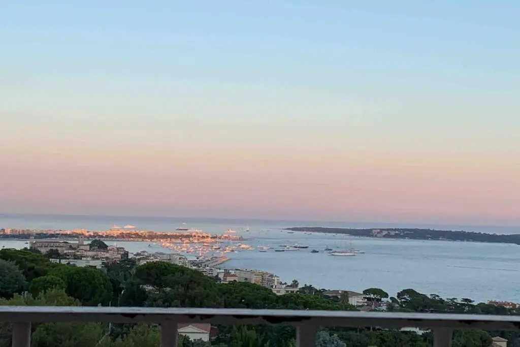 Image of Appartement CANNES, vue mer triples exposition