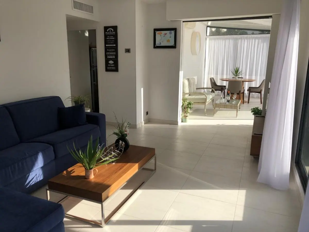 Image 4 of Appartement montfleury, 2 terrasses, 2 chambres , 2 sdb , pkg privé piscine, 15 min walk to Croisette beach and Palais des festivals