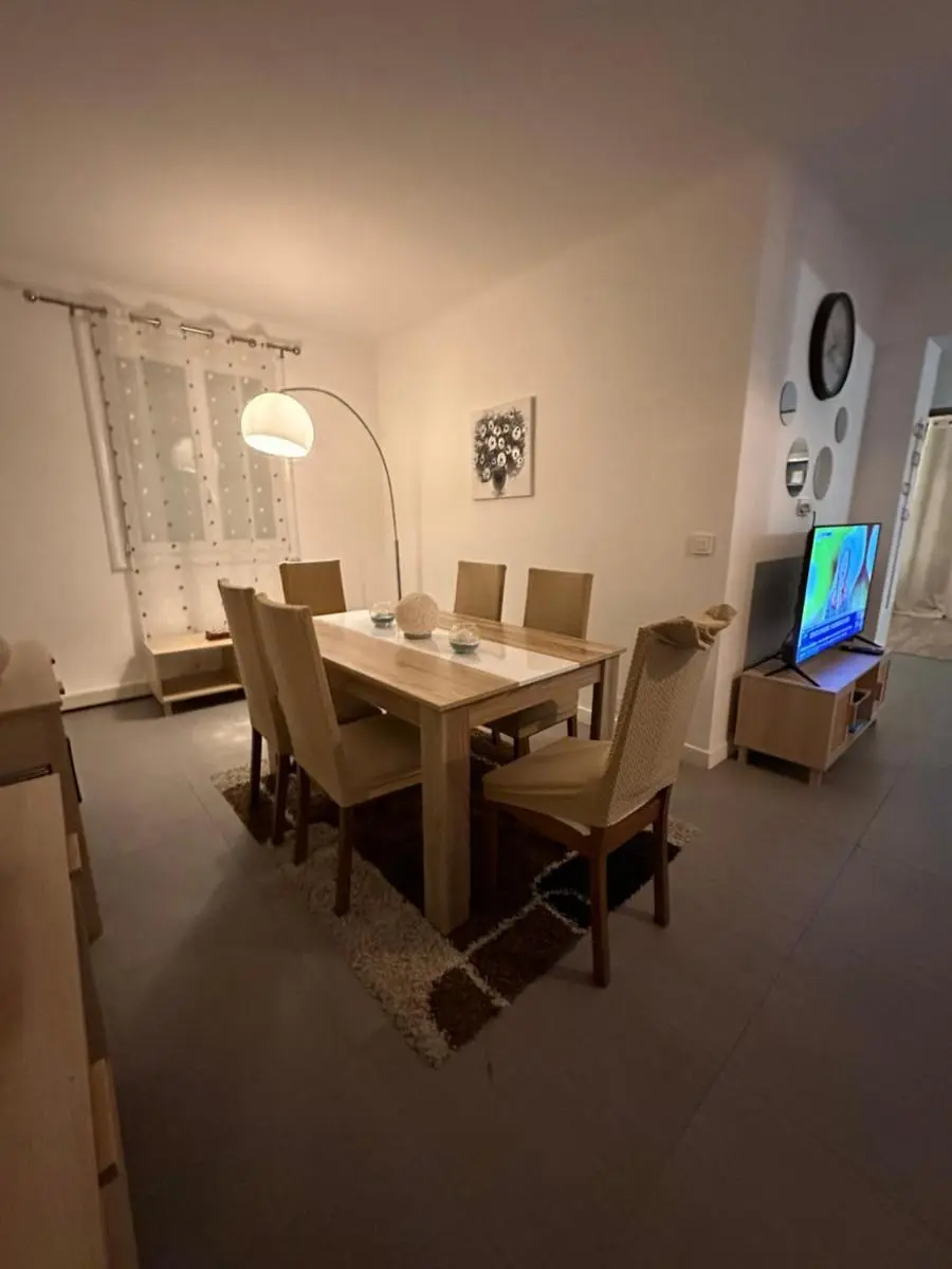 Image 5 of Appt lumineux et spacieux au cœur de Cannes