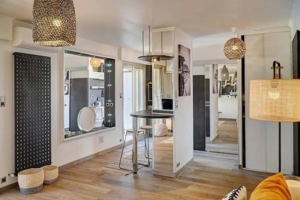 Image 2 of Beautiful 28m2 studio with balcony